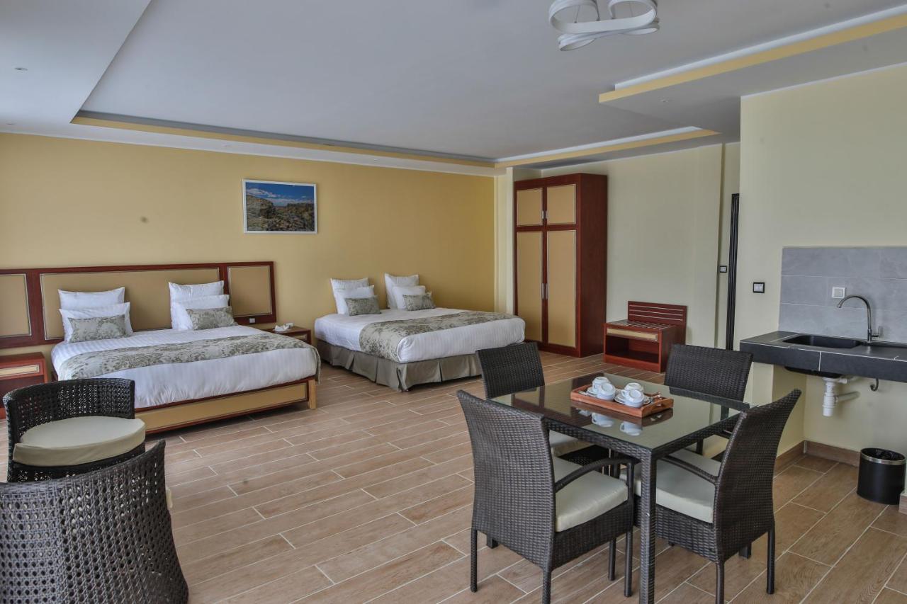 Hotel Menabe'L Antsirabe Esterno foto