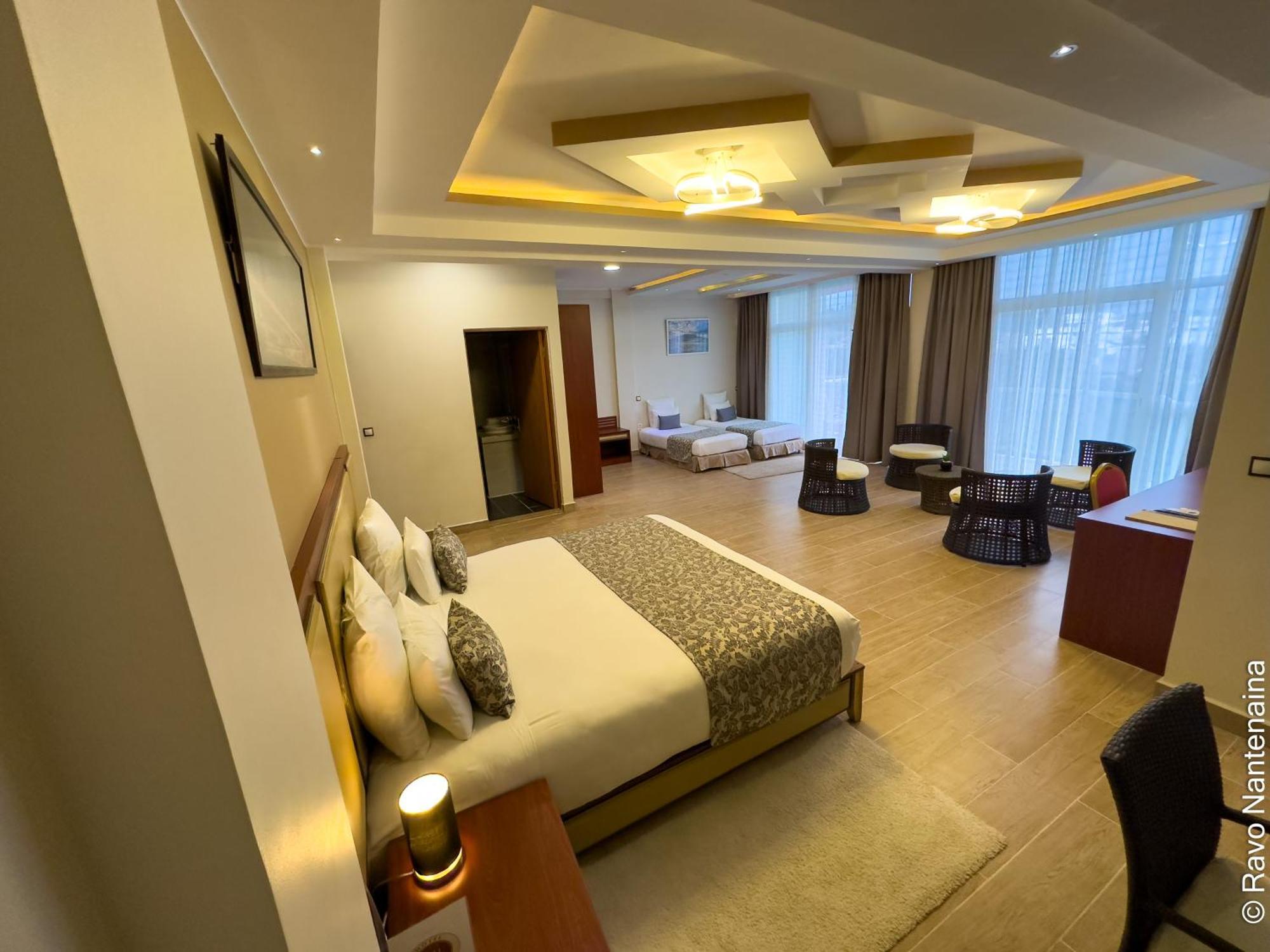 Hotel Menabe'L Antsirabe Esterno foto